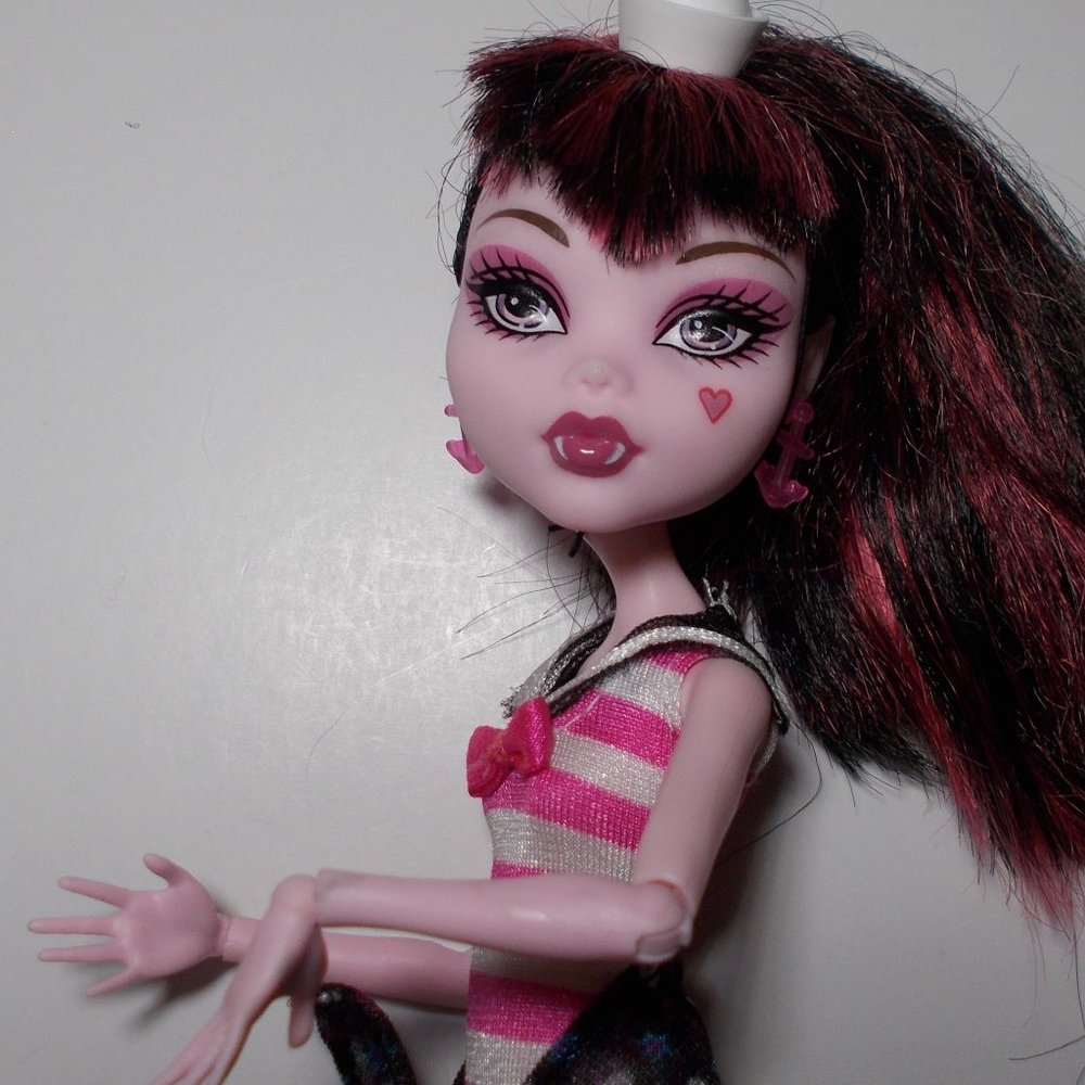 Monster High Draculaura the sailor Doll EUC - Picture 7 of 12
